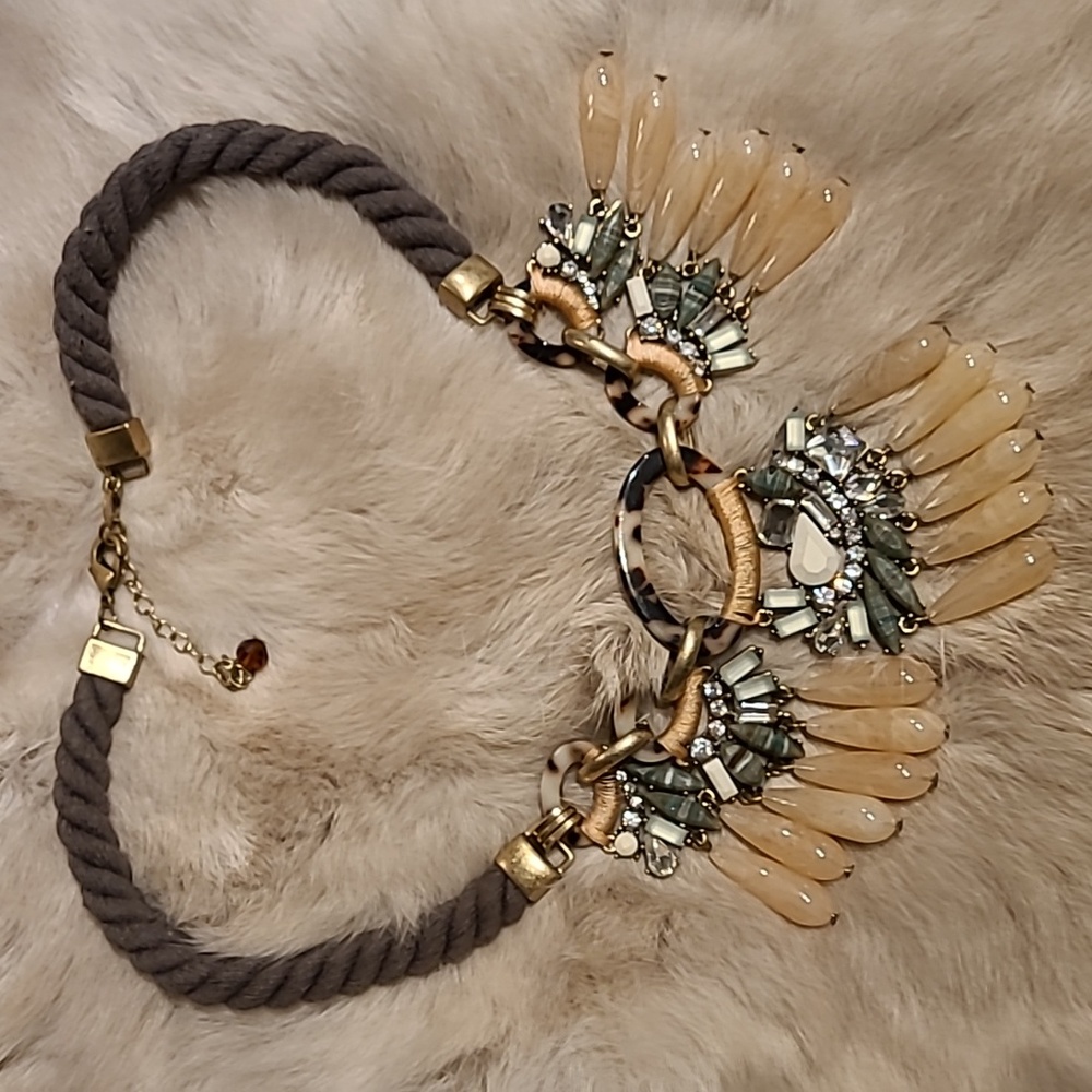 *2/$30 summer clearout* EUC Statement necklace